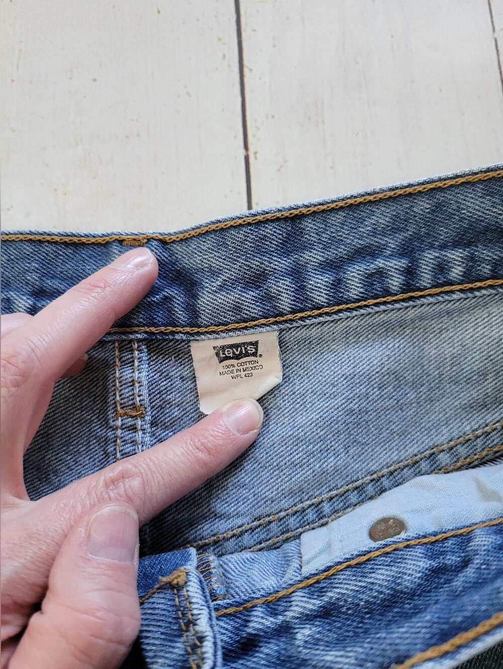 Vintage Levis 501XX Shorts Mens 36x4 Blue Distressed Denim Cut Off Jeans - Picture 3 of 3